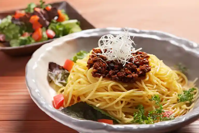 肉醬義大利麵（明治藏「KuraCafe」）